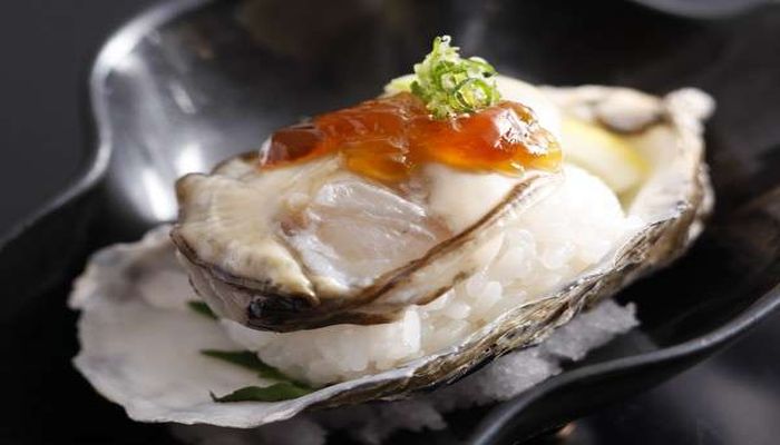 牡蠣の握り寿司