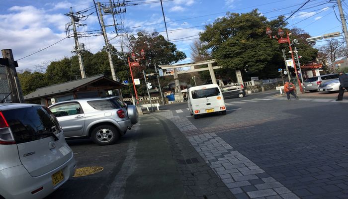 秩父神社の参道(鳥居前)